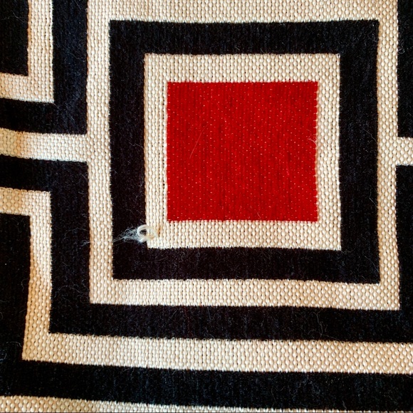 Set of 2 Black & Red geometric cushion covers. - Picture 5 of 6